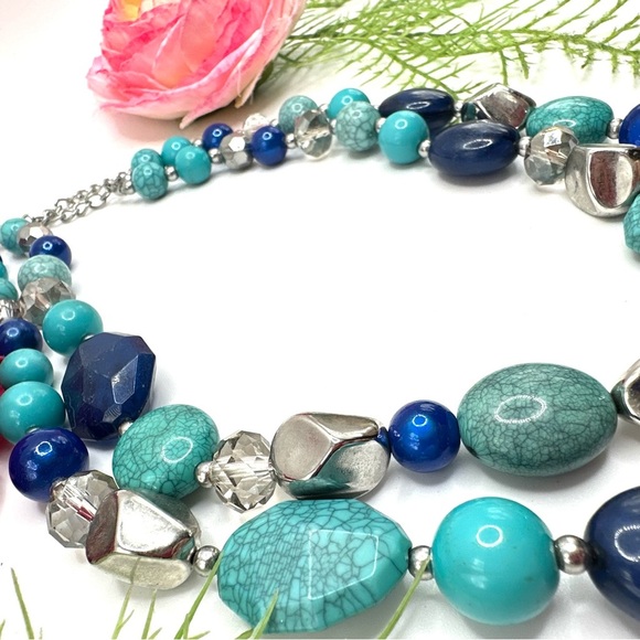 NEW⚜️Turquoise Inspired Acrylic Beaded Necklace - Picture 5 of 6